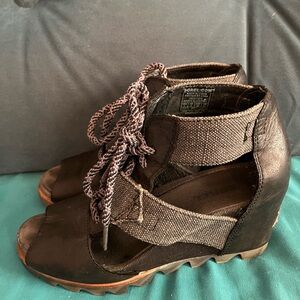 Sorel Joanie lace up wedge black